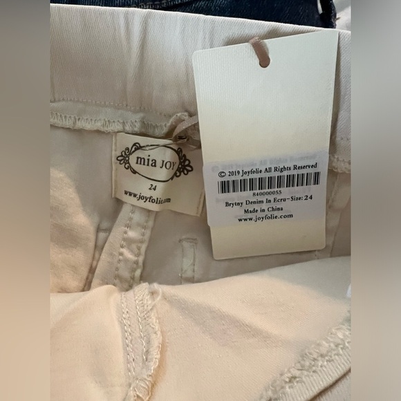 Brytny High Waisted Denim Ecru Jeans NWT - Picture 14 of 14